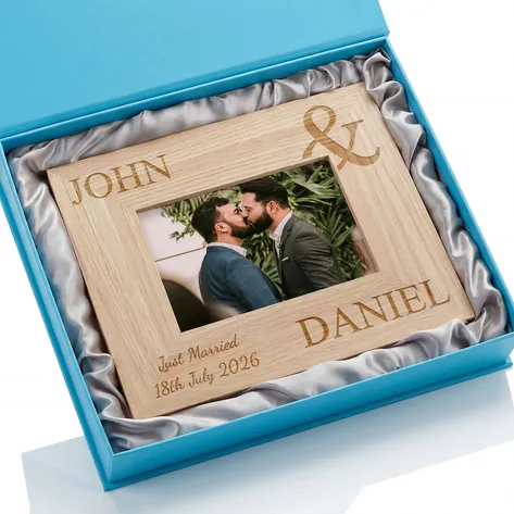 Personalised Oak Photo Frame – Wedding & Anniversary Gift