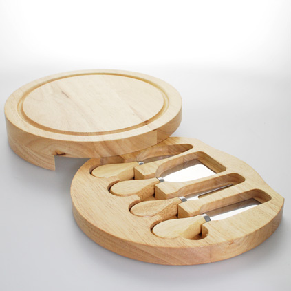 Personalised King Of The Kitchen Cheeseboard Set