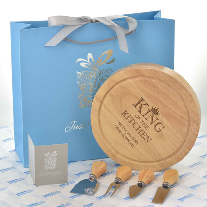 Personalised King Of The Kitchen Cheeseboard Set