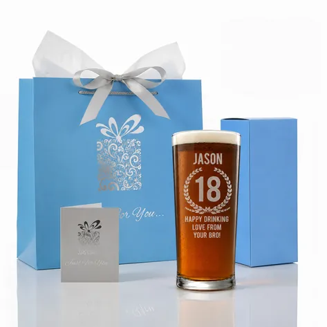 Personalised Pint Glass - Wreath Design