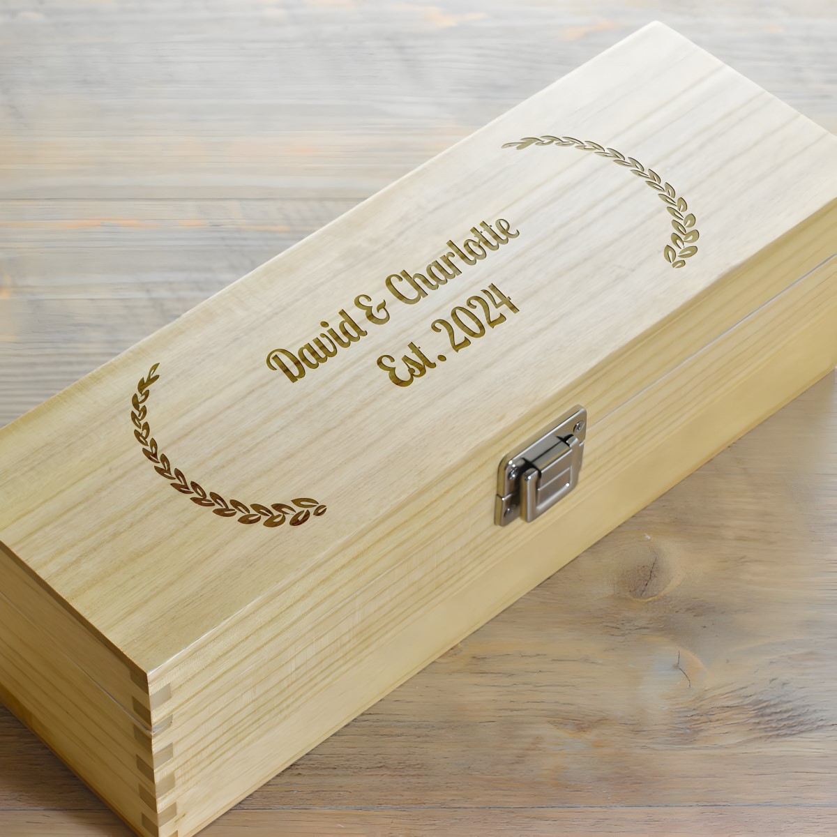 Personalised Hinged Wine Box Wreath Design - Click Image to Close
